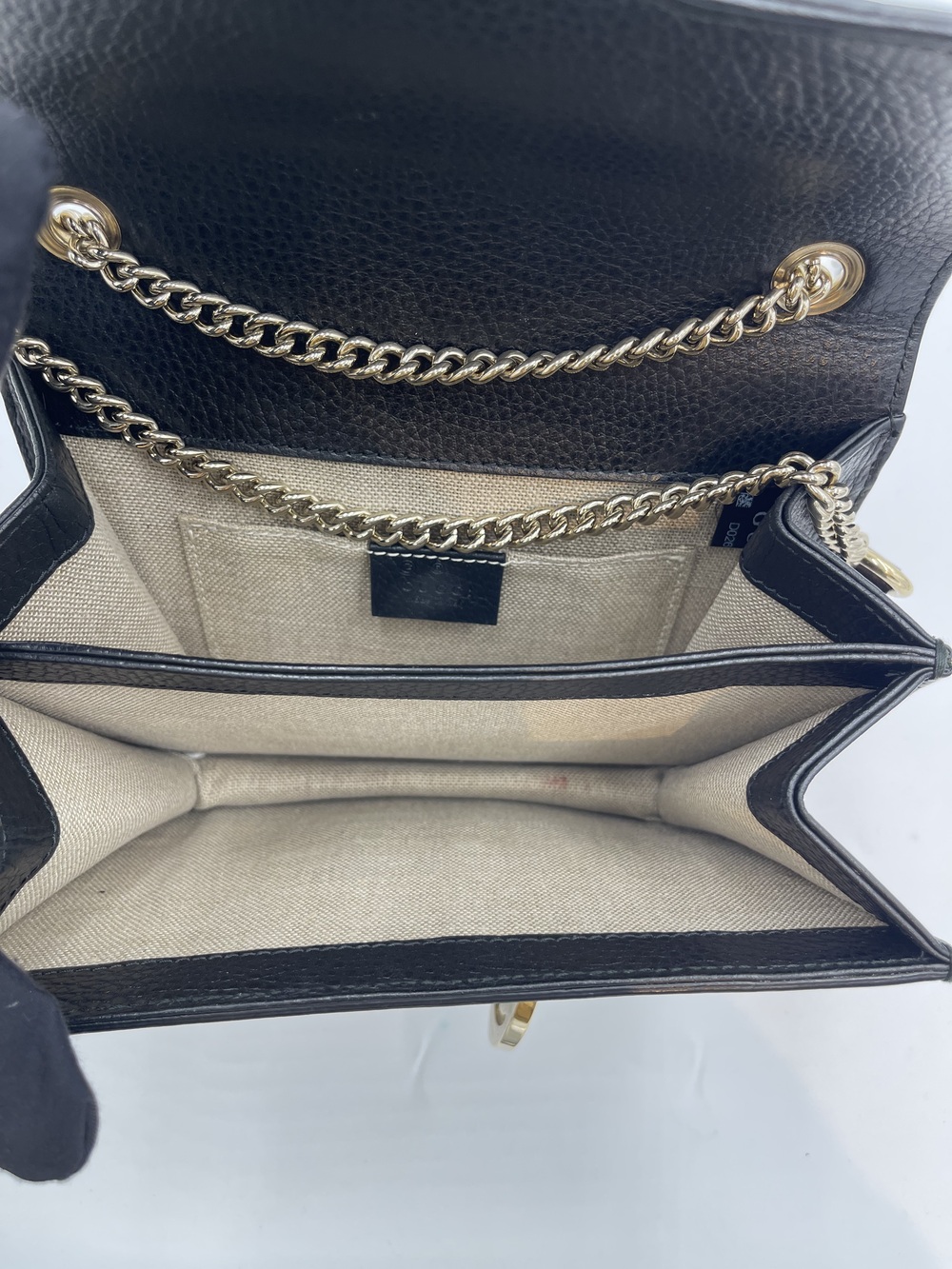 Gucci Interlocking Chain Shoulder - Picture 8 of 14